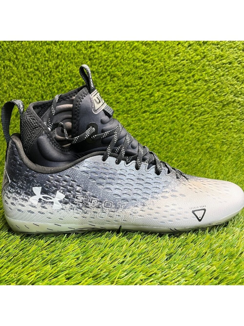 Under Armour Spotlight Lux MC 2.0 Mens Size 13 Black White Football Cleats